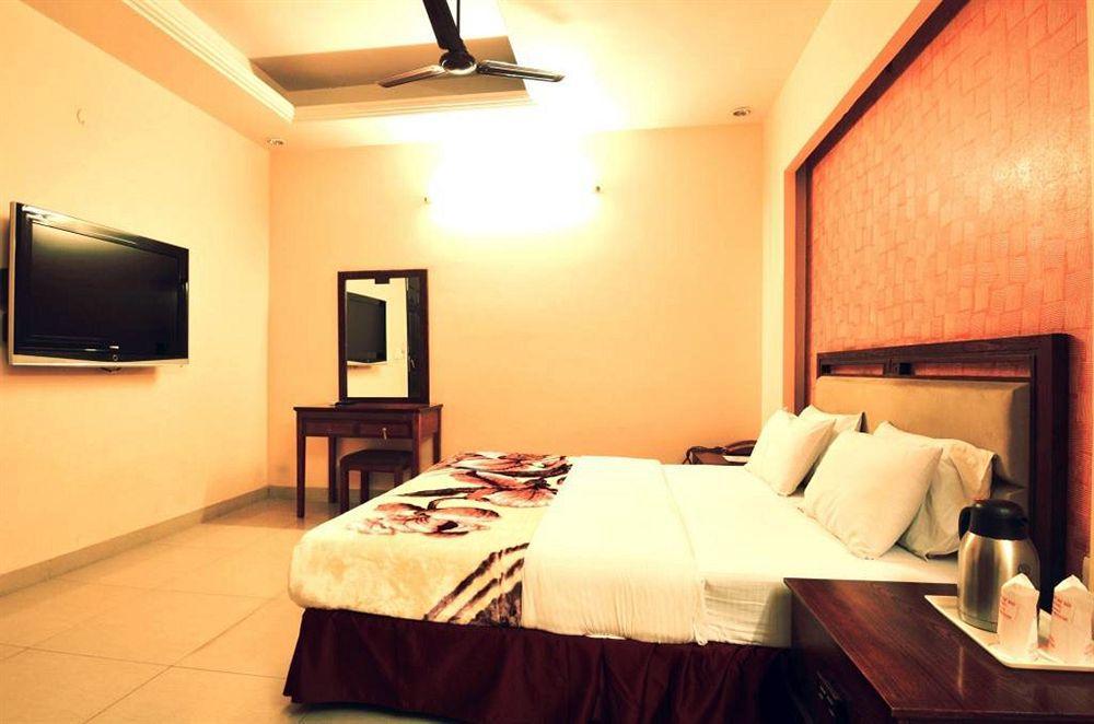 Hotel Sunrise Делі Екстер'єр фото