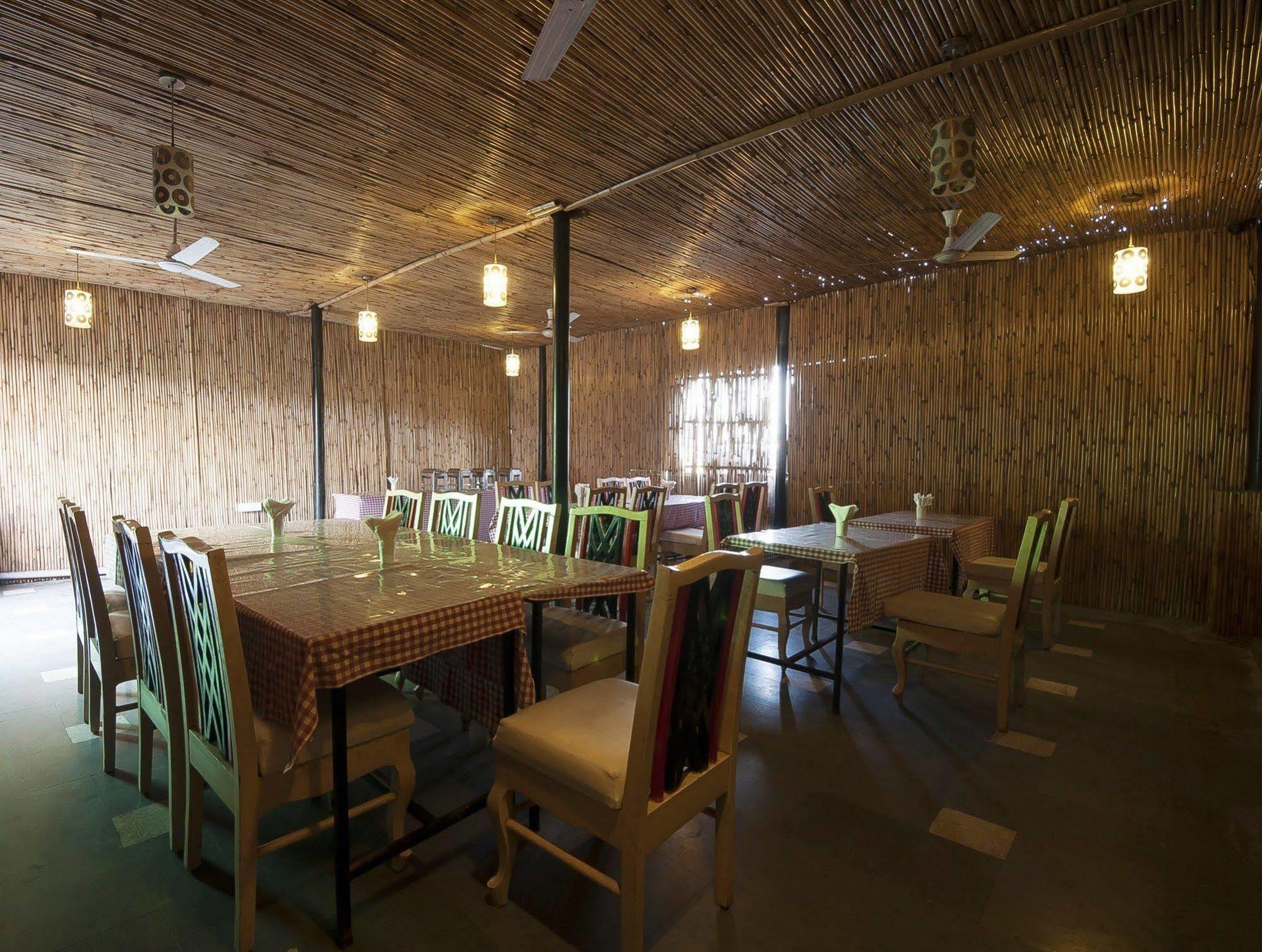 Hotel Sunrise Делі Екстер'єр фото