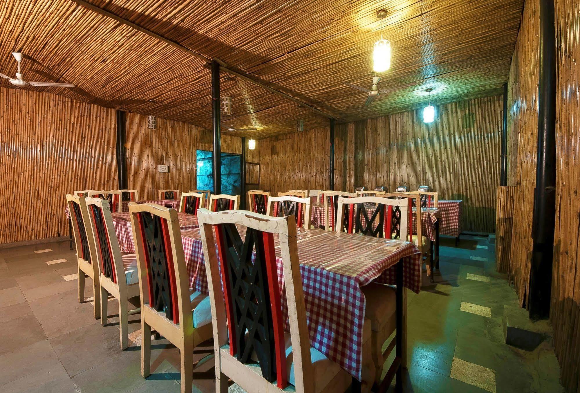 Hotel Sunrise Делі Екстер'єр фото