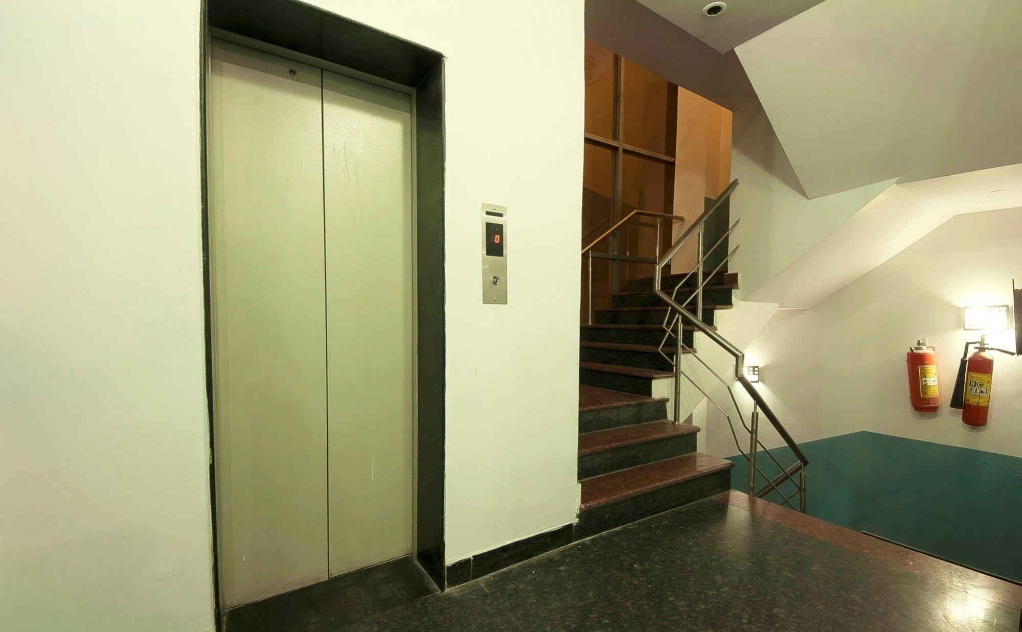 Hotel Sunrise Делі Екстер'єр фото